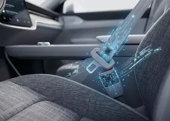Volvo заново изобрела ремень безопасности: теперь он знает ваш вес и позу