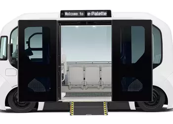 Toyota выводит на рынок электрический шаттл e-Palette