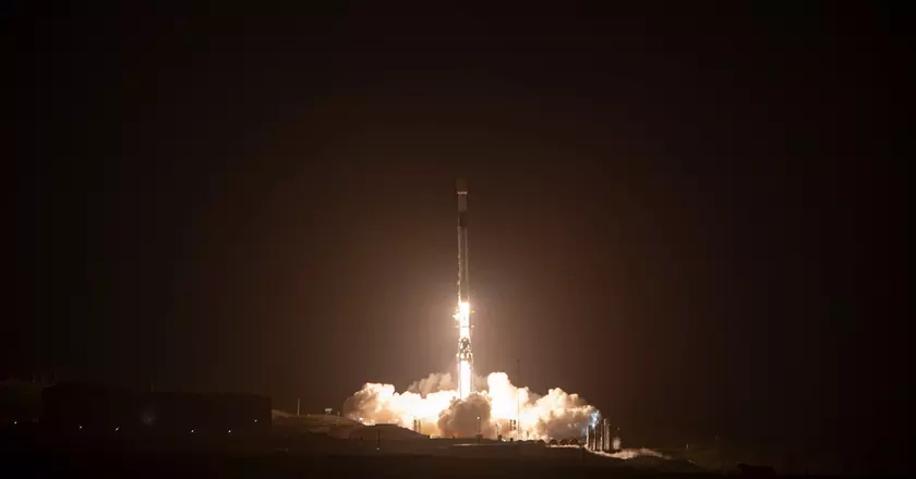 SpaceX вывела на орбиту 13 спутников с поддержкой Direct to Cell, к которым могут подключаться смартфоны