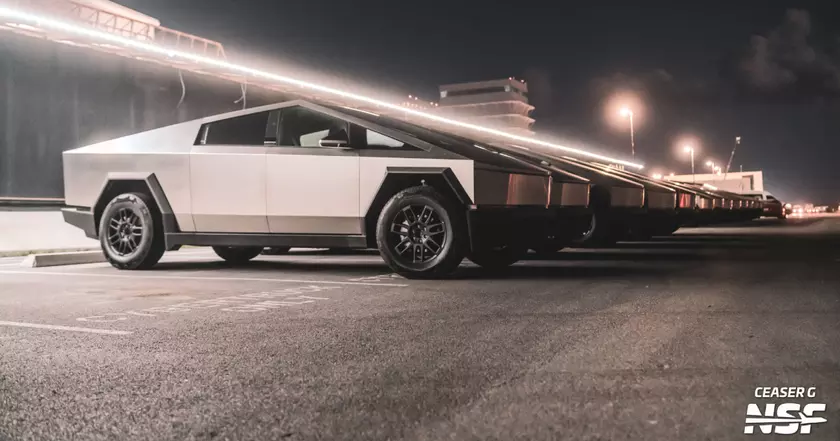 Эксклюзив: Tesla Cybertruck за рулём в Starbase компании SpaceX