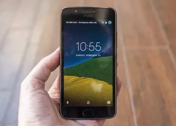Moto G5 saved a man's life by stopping a bullet