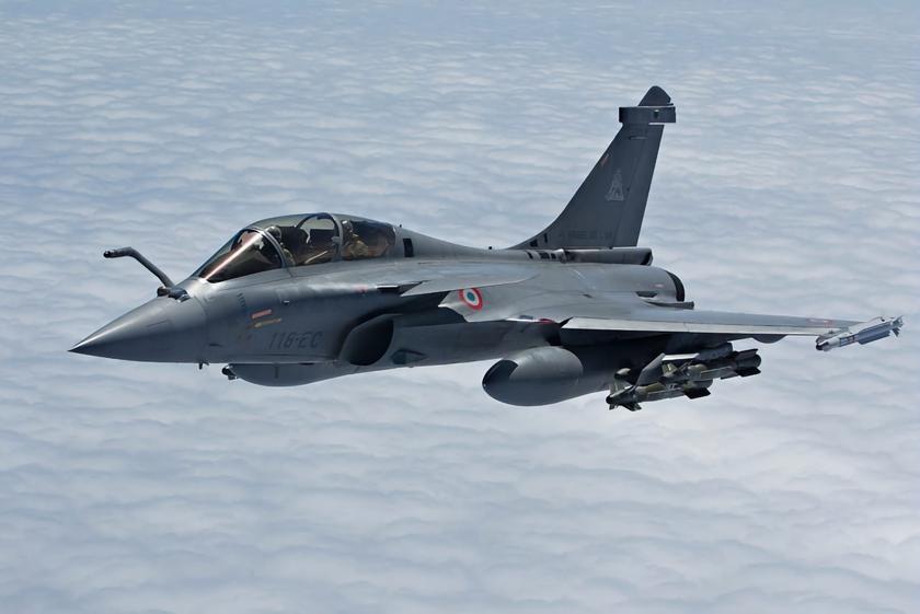 Индия покупают у Франции 26 истребителей Dassault Rafale и 3 подводные лодки класса Scorpene