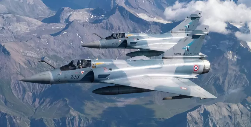 Эмманюэль Макрон: Франция передаст Украине истребители Mirage 2000-5