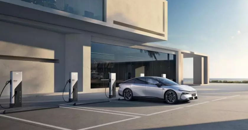 Xpeng и Volkswagen объединяют усилия для создания сети быстрой зарядки в Китае