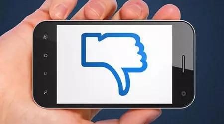 Facebook tests deslays for comments