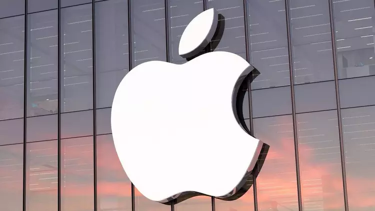 Apple's two-year iPhone plan: nine models, ...