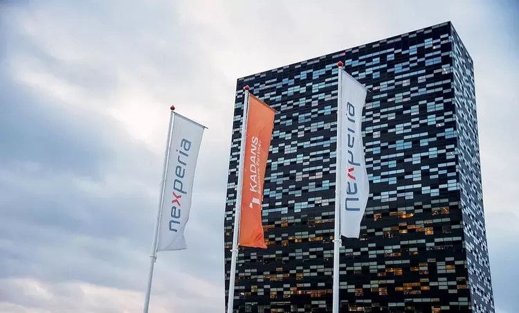 Нидерланды «отключили» Китай: конфликт вокруг Nexperia грозит новым дефицитом чипов