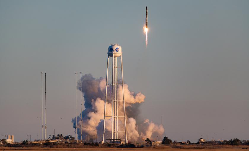 Rocket Lab впервые запустила в космос ракету Electron с бывшим в употреблении двигателем