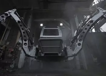 3 видео дня: Sony Z vs серная кислота, гексапод Mantis и аттракцион на самоуправляемой машине