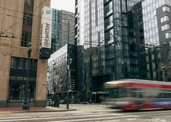 Доход Twitter в декабре 2022 года упал на 40% в годовом сравнении