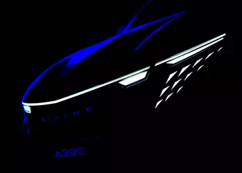 Alpine опубликовала первое изображение "спортивного фастбэка" A390