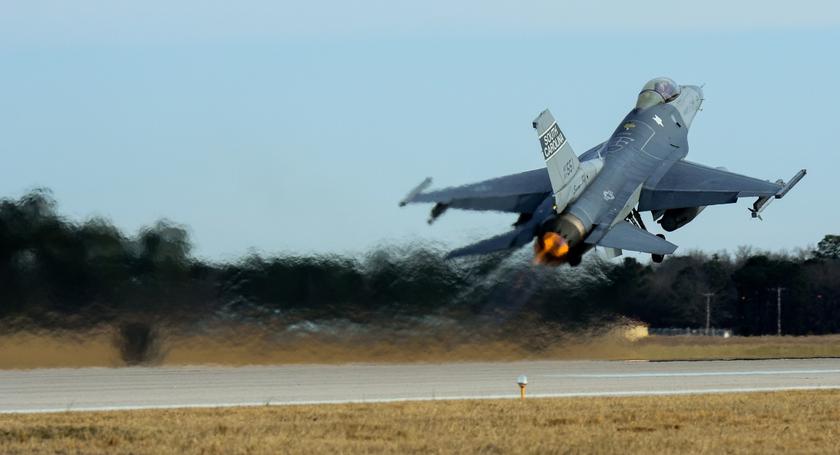 Таиланд откладывает покупку новых истребителей для замены старых самолётов F-16A/B Fighting Falcon
