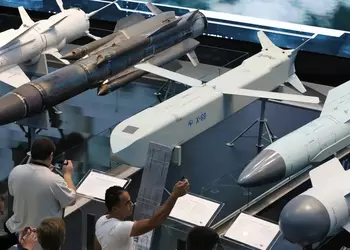 Вооружение истребителя пятого поколения Су-57: россия впервые использовала новые крылатые ракеты Х-69 для удара по Украине