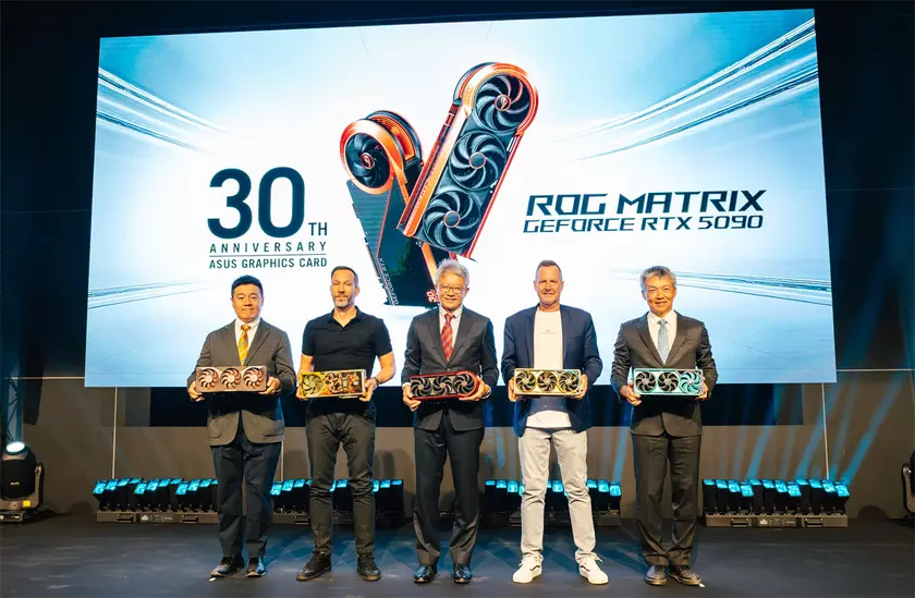 ASUS празднует 30 лет ROG: эксклюзивная RTX 5090 в центре внимания