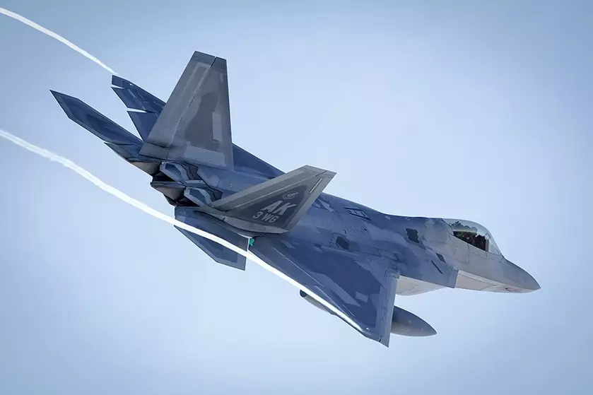 США перебрасывают в Польшу из Аляски истребители F-22 для сдерживания россии