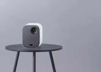 Xiaomi Mi Smart Projector 2: compact projector with Dolby Audio, Android TV and Google Assistant for €600