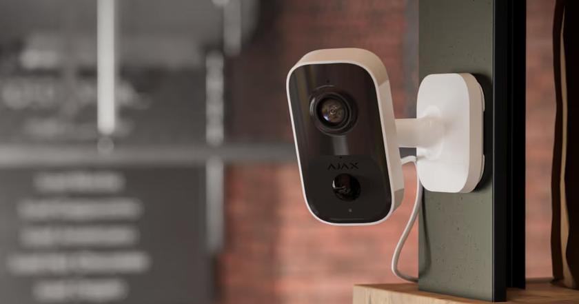 Ajax IndoorCam: беспроводная IP-камера со встроенным искусственным интеллектом с функциями охраны