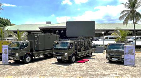 Le Japon a remis aux Philippines la station radar de détection précoce TPS-P14ME, basée sur un camion Mitsubishi Fuso Super Great.