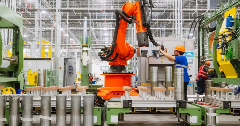 "Цель 100 000 в месяц": в США откроют новый завод по производству 155-миллиметровых снарядов для Украины