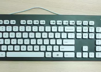 Не бумага, но стерпит все: микрообзор моющейся клавиатуры Logitech K310