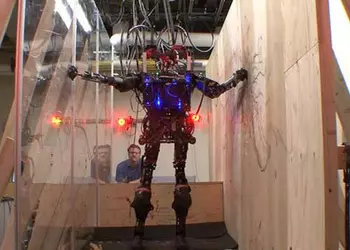 Atlas: робот компании DARPA, способный прыгать и карабкаться (видео)