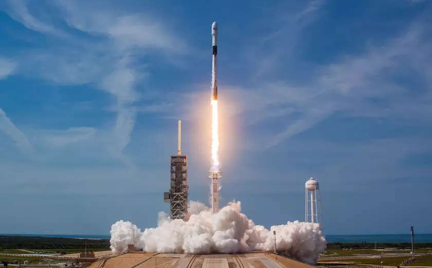 Ракета Falcon 9 врежется в Луну после 7 лет странствий космосом