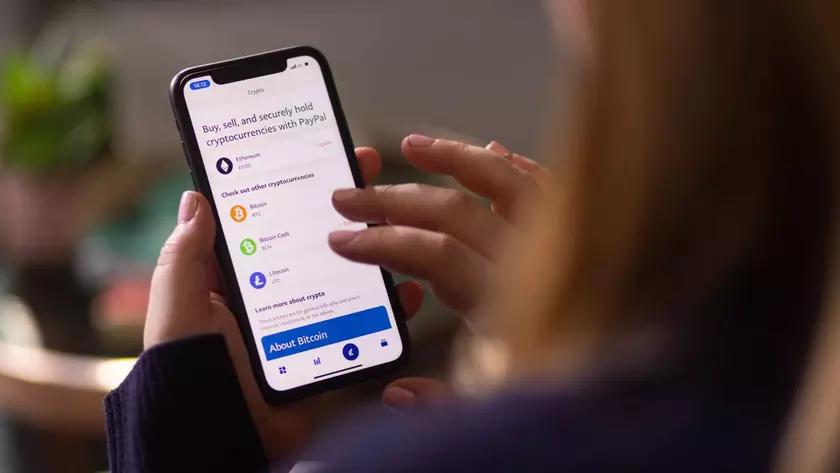 PayPal официально предоставила доступ к криптовалютам своим клиентам в Великобритании