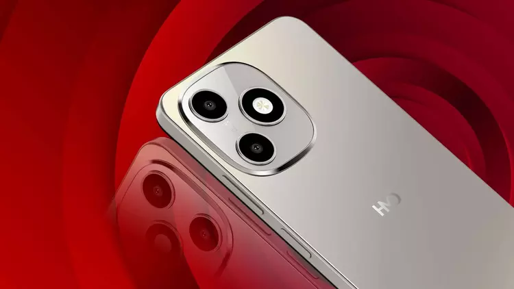 HMD Luma: Ностальгічний неймінг та сувора ...