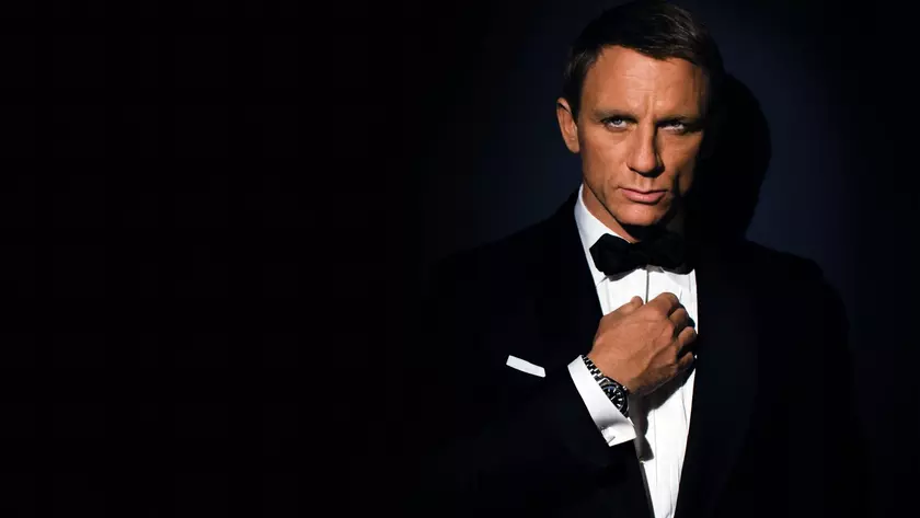 006 мобильных телефонов агента 007