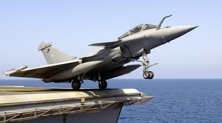 L'India ha formalmente notificato alla Francia la decisione di acquistare 26 caccia Rafale M deck per la sua nuova portaerei INS Vikrant.