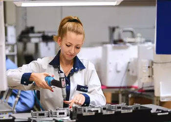 Умная фабрика электроники в Украине: фоторепортаж с завода Jabil