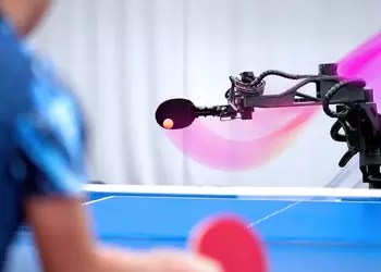 Sony Ace: Робот, который играет в пинг-понг лучше профессионалов