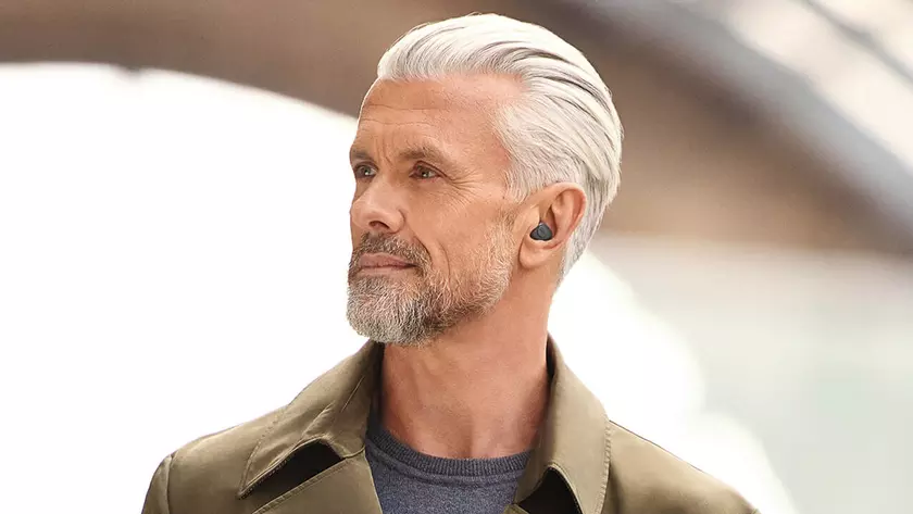 Jabra представила Enhance Plus — наполовину TWS-наушники, наполовину слуховой аппарат