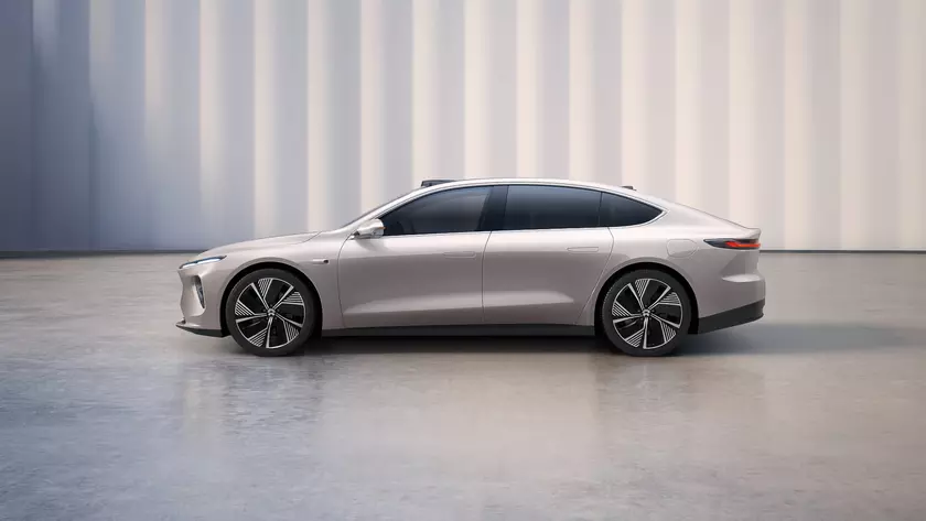 Tesla, берегись! Xiaomi выходит на рынок умных электрических автомобилей