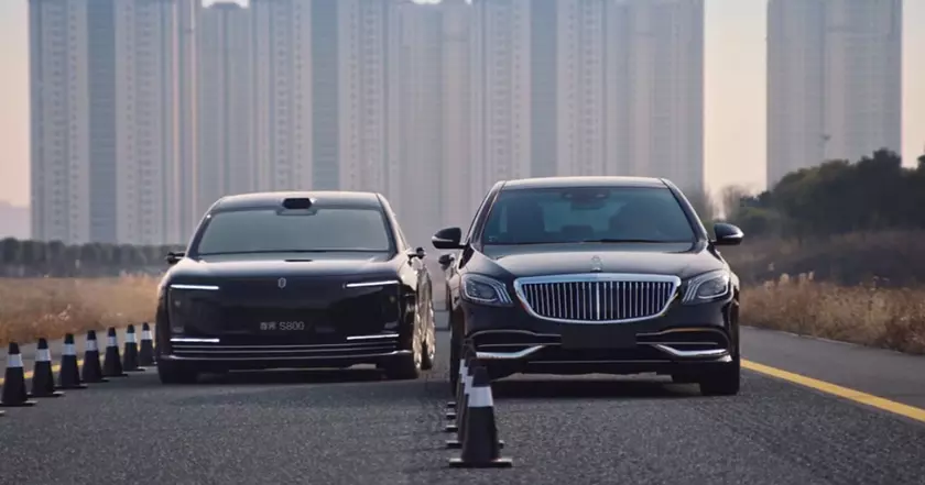 Maextro S800 vs. Mercedes-Maybach S-Class: Сталкиваем Титанов в Новом Обзоре