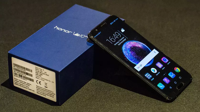 Huawei Honor View 10 вместе с обновлением получил функцию Face Unlock