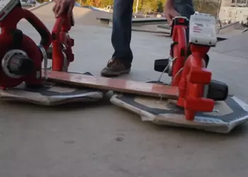 Интересные видео недели: ховерборд на садовых воздуходувах, лимузин DeLorean и много роботов