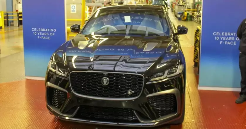 Прощай, Jaguar F-Pace SVR: Премиум-кроссовер уходит в историю