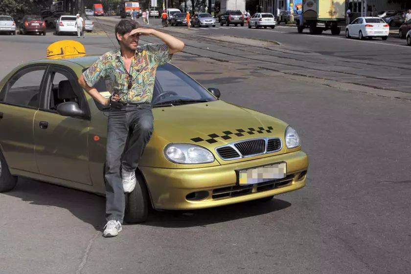 Служба такси Uklon откажется от «Ланосов»