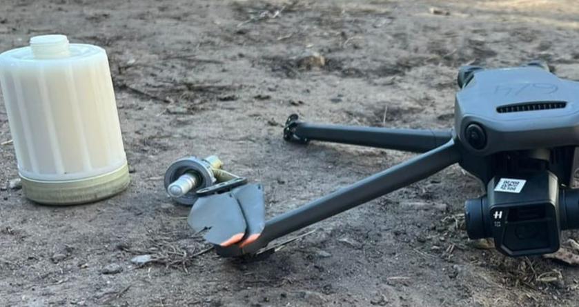 Украинские пограничники впервые захватили российский квадрокоптер DJI Mavic 3 с газовой гранатой К-51