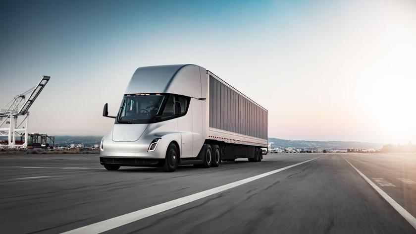 Поставки магистральных тягачей Tesla Semi с запасом хода 800 км начнутся в 2022 году