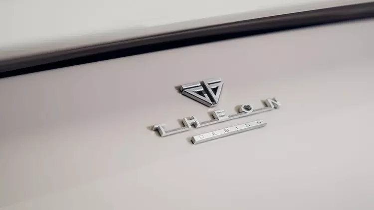 Рестомод Porsche 911 (964) Theon Design: углепластик и 6000 часов ручной работы