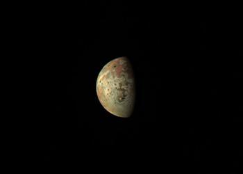 Die interplanetare NASA-Station Juno soll heute einen Rekord-Anflug auf den vulkanisch aktivsten Körper des Sonnensystems machen