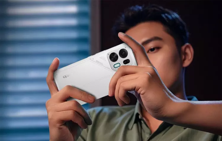 Вентилятор, IP69 и батарея на 8000 мАч: Oppo представила серию K15 Pro