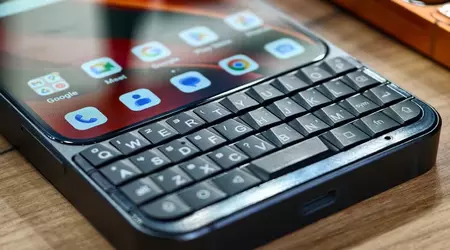 Titan 2 Elite Unveiled: The QWERTY Comeback That Stole MWC 2026 Spotlight