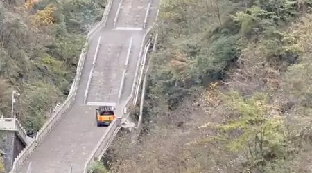 Chinese automaker attempted to replicate Land Rover's famous stunt and failed