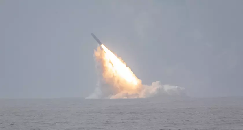 Американская атомная субмарина USS Louisiana (SSBN 743) успешно запустила самую совершенную межконтинентальную баллистическую ракету Trident II D5LE