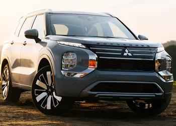 Mitsubishi приостанавливает поставки автомобилей дилерам в США