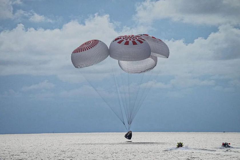 Экипаж Inspiration4 компании SpaceX успешно завершил первую в истории частную космическую миссию