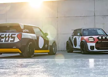 MINI представила дикий дуэт JCW: трековый монстр и хэтчбек для серферов